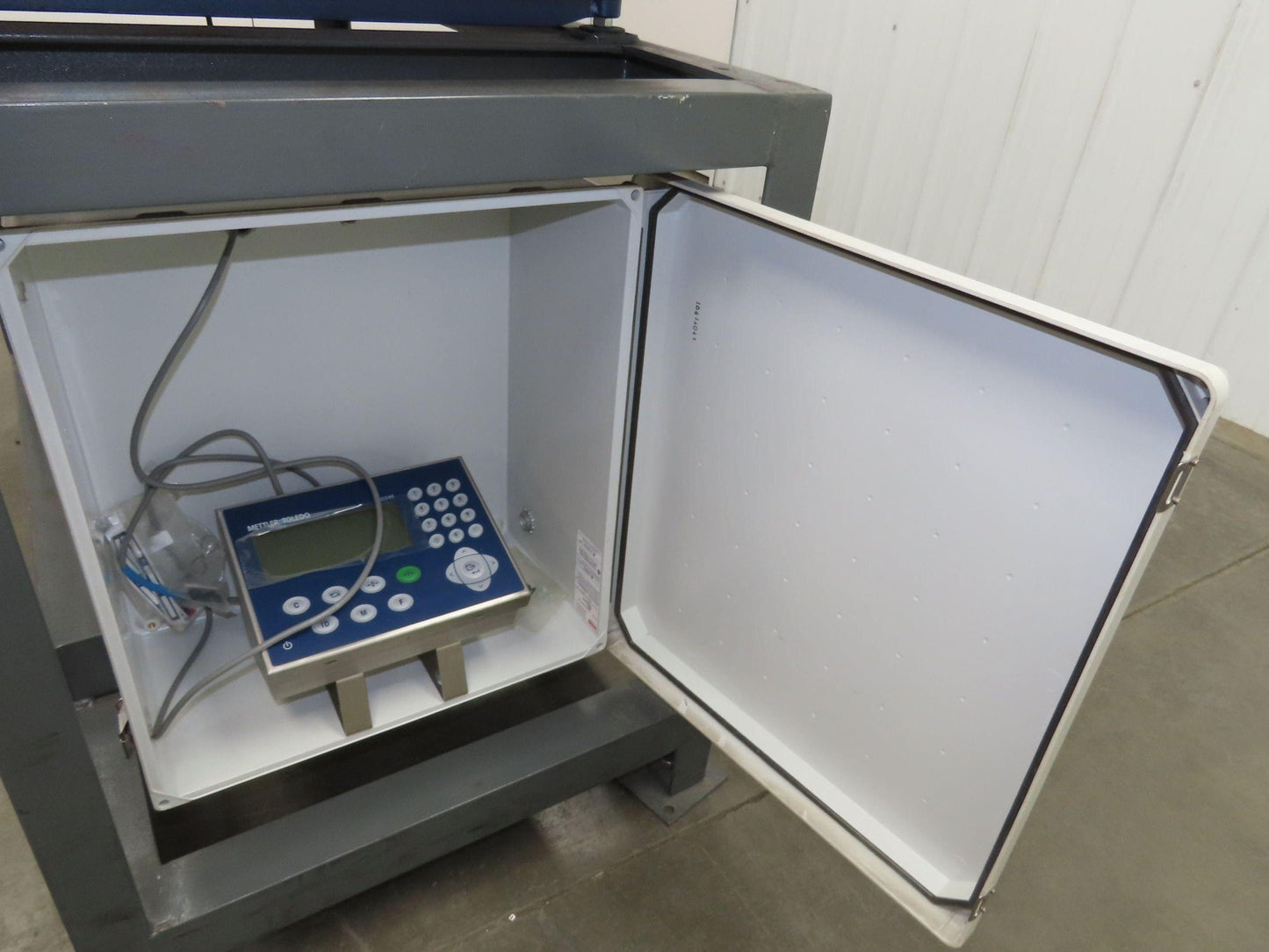 Mettler Toledo Cradle Weighing Scales 24x48" Top 750kg 1650lb IND246 Terminal