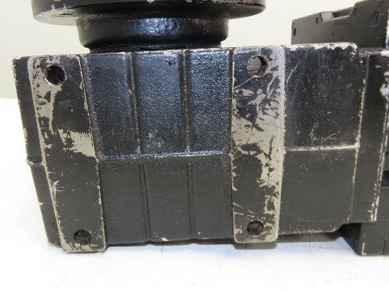 Lenze MCA 14L41-RS0B0 Servo Gear Motor 597 RPM 3.1Hp 390V 3PH 6.8:1 GKS05-3A