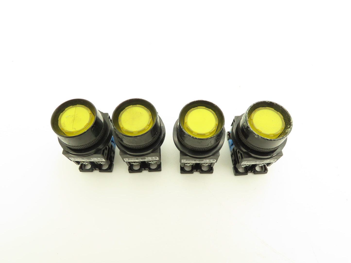 Fuji Electric Yellow Illuminated Push Button 30mm 600V 10A 30v Bulb Lot of 4