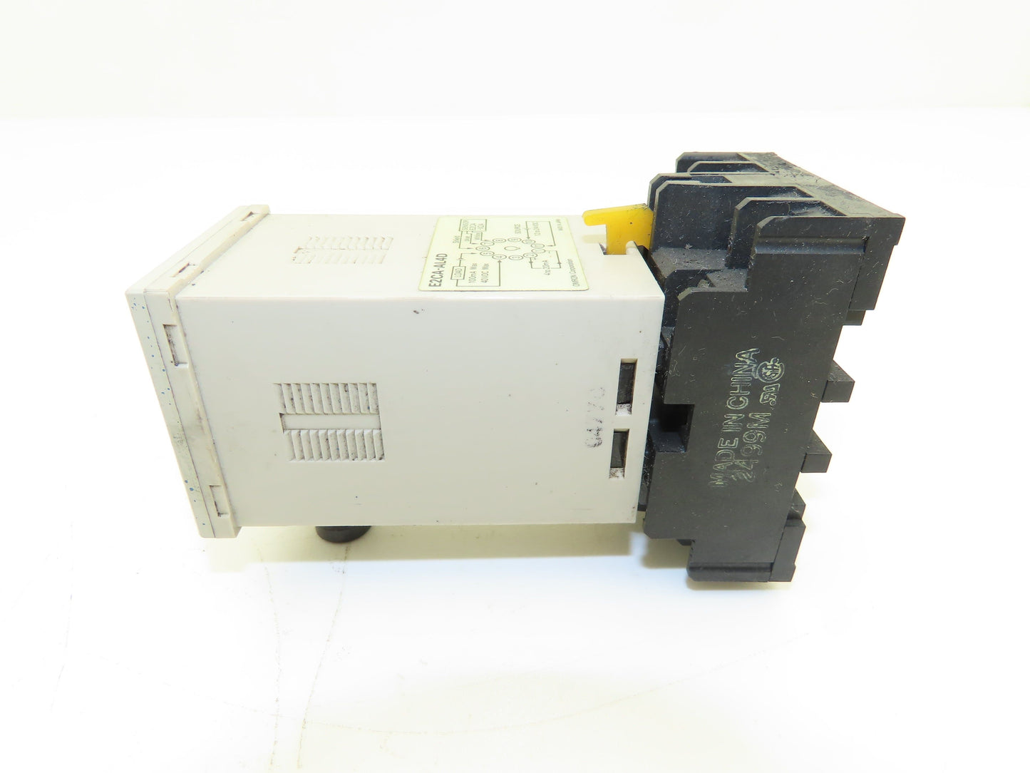 Omron E2CA-AL4D Proximity Sensor Amplifier Socket Base