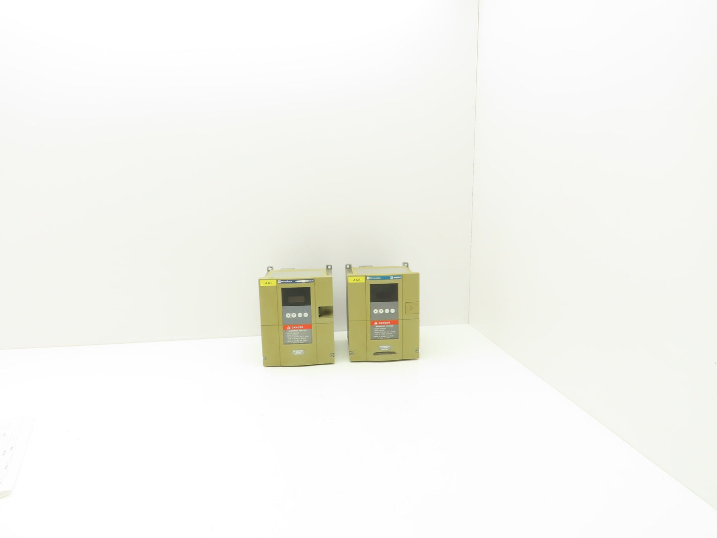 ATV18U29N4 Altivar 16 VFD 3PH In 3PH 3.7A Out 2HP 380/460VAC 0.5-320Hz Lot of 2
