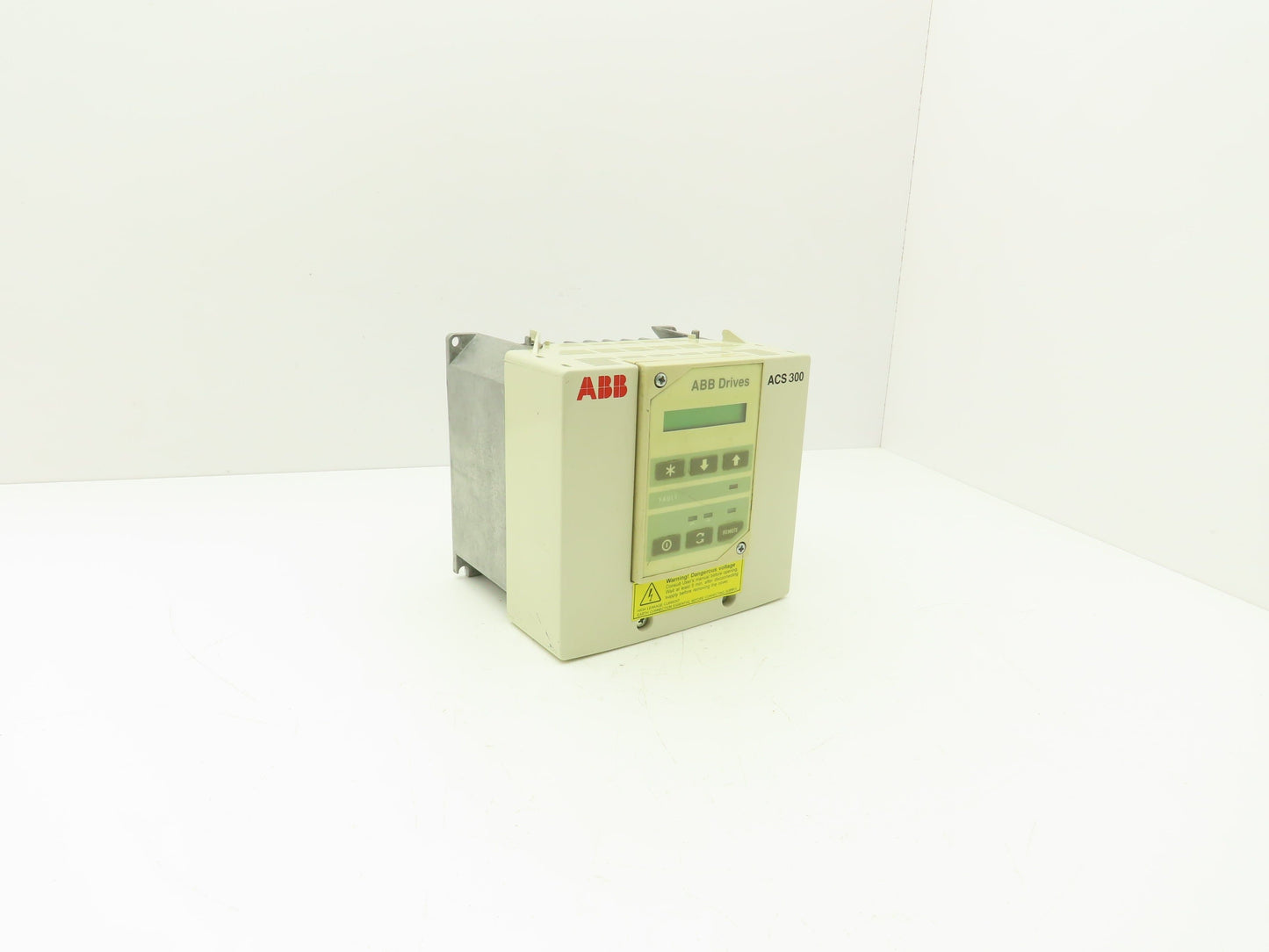 ABB ACS300 ACS311-1P1-1 Inverter Drive 1PH Input 3PH Output 3.0A 0-500Hz
