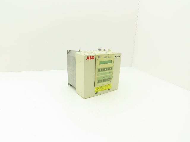 ABB ACS300 ACS311-1P1-1 Inverter Drive 1PH Input 3PH Output 3.0A 0-500Hz