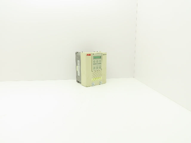 ABB ACS300 ACS311-1P6-3 Inverter Drive 480VAC 3PH 2.5A 0-500Hz