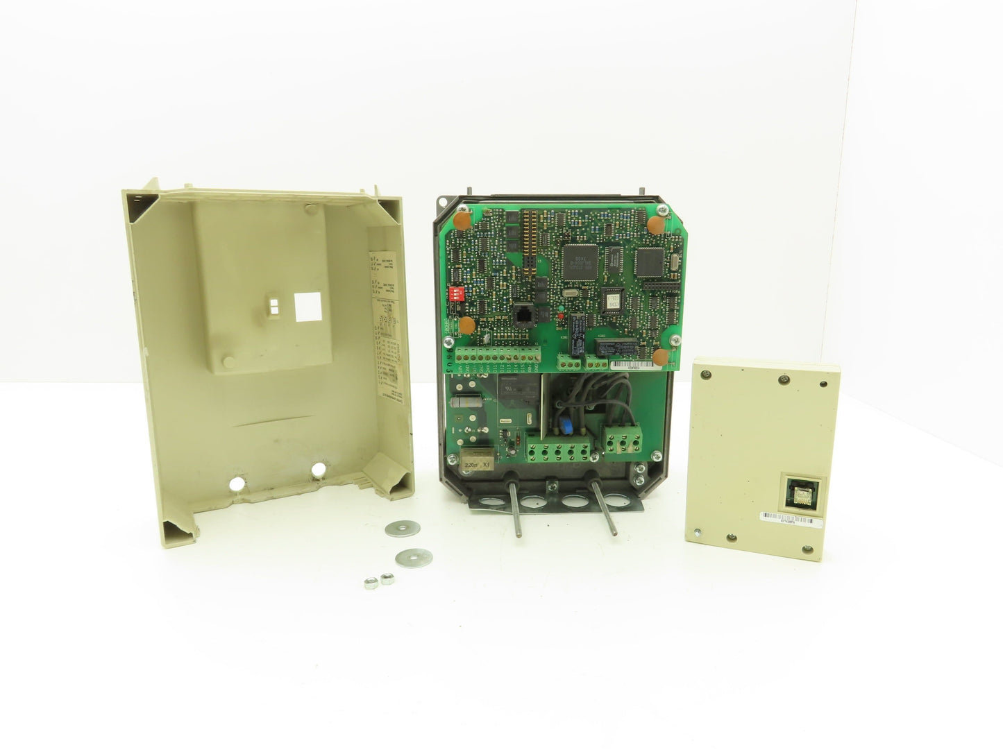 ABB ACS300 ACS311-1P6-3 Inverter Drive 480VAC 3PH 2.5A 0-500Hz