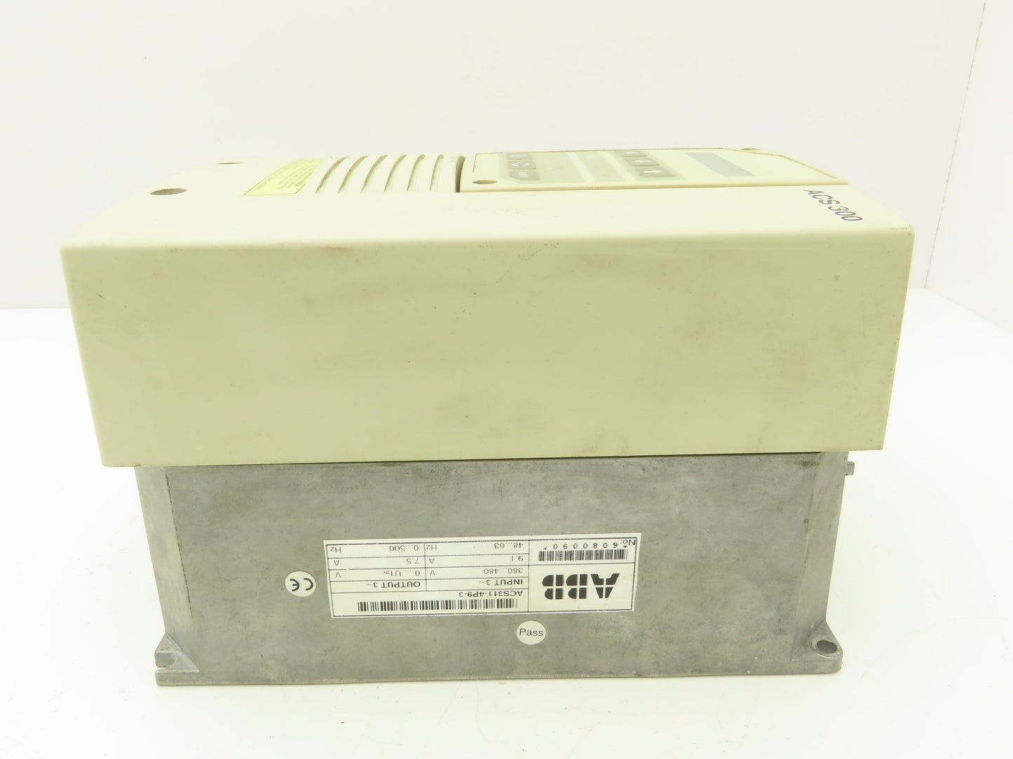 ABB ACS300 ACS311-4P9-3 Inverter Drive 480VAC 3PH 7.5A 0-500Hz BROKEN COVER