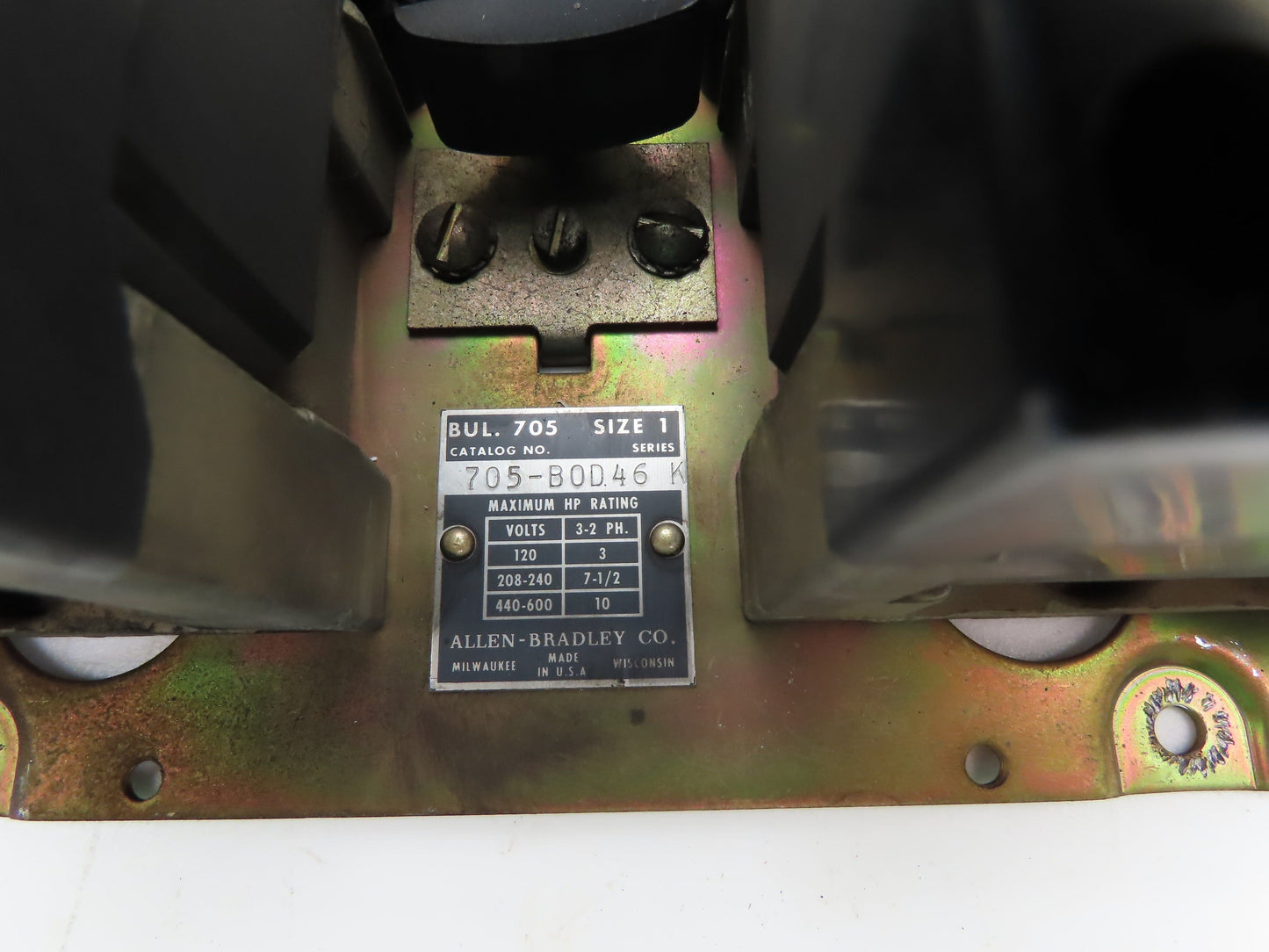Allen Bradley 705-B0D46 NEMA Size 1 Reversing Motor Starter 3Ph 10HP 480V Coil