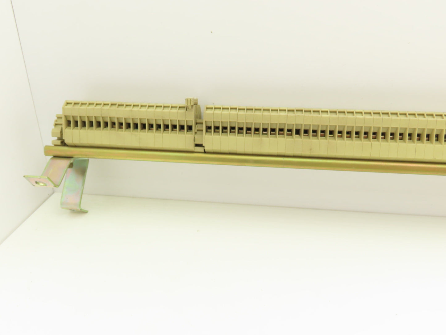 Weidmuller SAK 2.5mm² 750V Terminal DIN Rail 46.5" Lot of 168