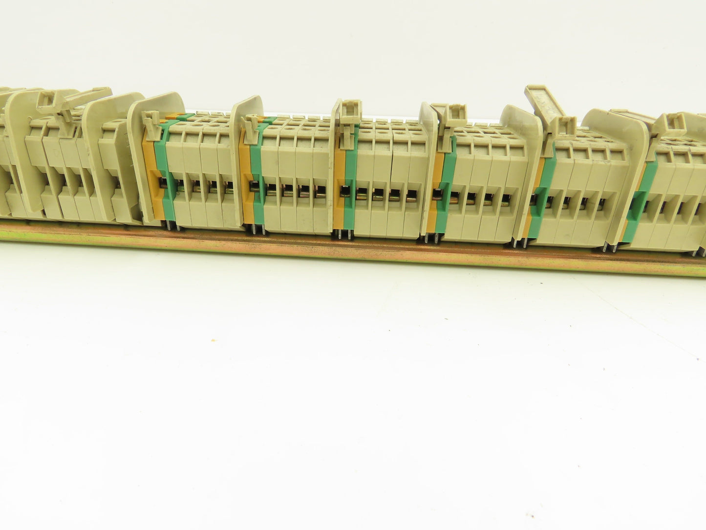 Weidmuller SAK 4mm² 36A Terminal Fuse DIN Rail 40" Lot of 136
