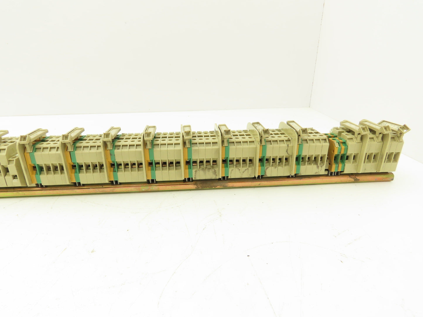 Weidmuller SAK 4mm² 36A Terminal Fuse DIN Rail 40" Lot of 136