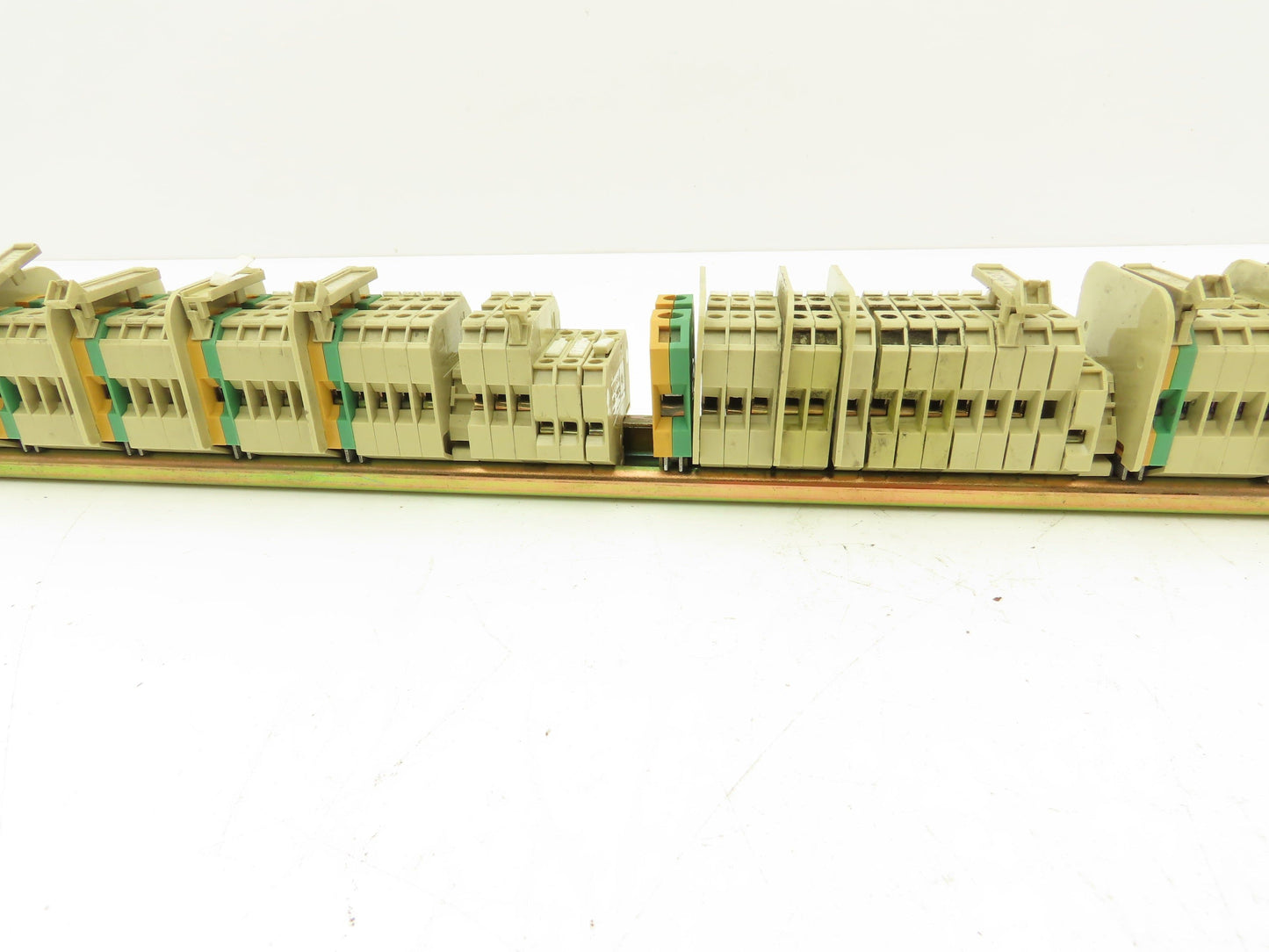 Weidmuller SAK 4mm² 36A Terminal Fuse DIN Rail 40" Lot of 136
