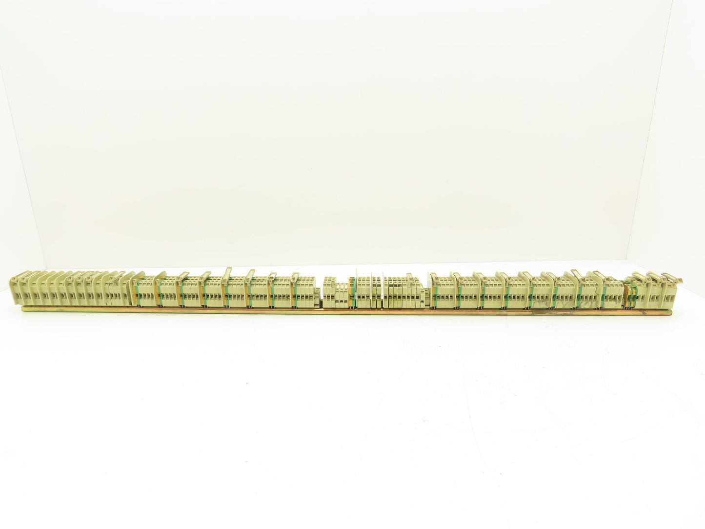 Weidmuller SAK 4mm² 36A Terminal Fuse DIN Rail 40" Lot of 136