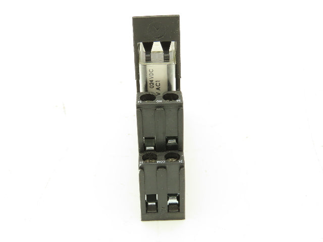 Elesta 119644 SGR 282 Relay 24VDC 8A/250VAC Lot of 16 with Bases