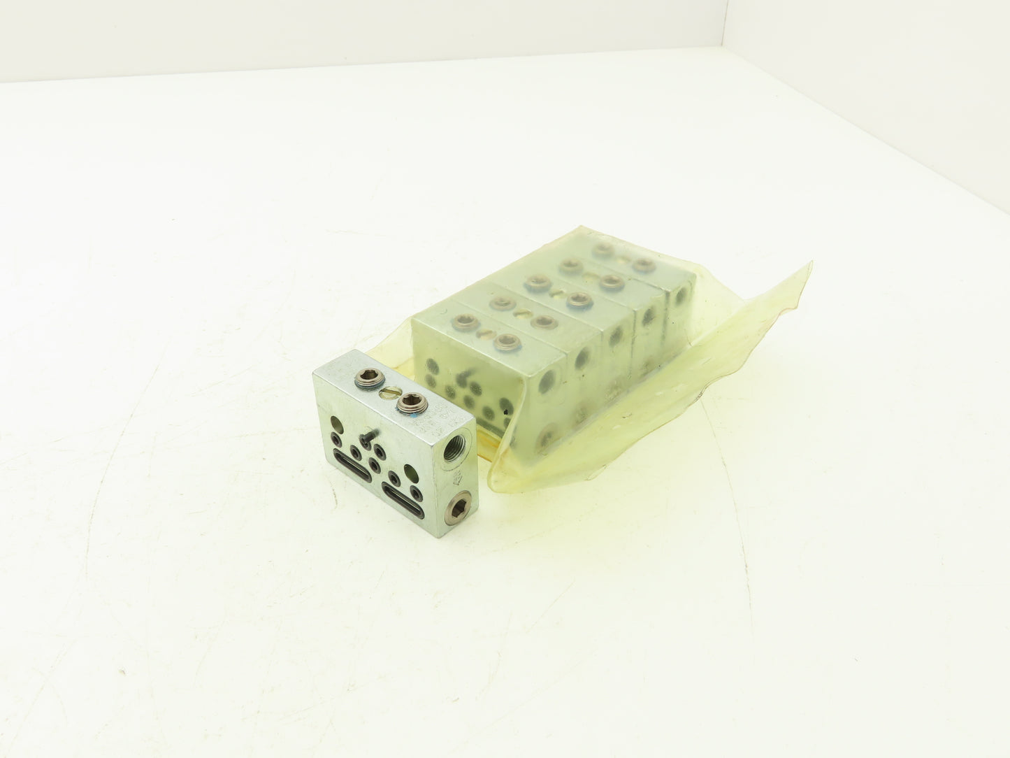DropsA SX1-20 Modular Lubricator Divider Valve Block 1/8" BSP Lot of 6