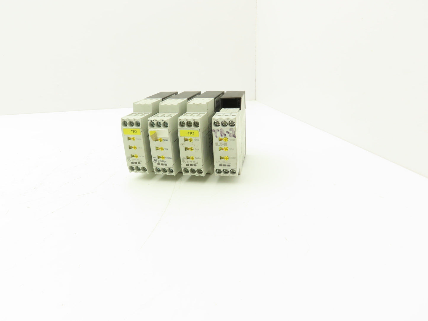 Eaton Moeller ETR4-69-A Timing Relay 24-240V AC/DC 0.05 Sec-100 Hrs Lot of 4