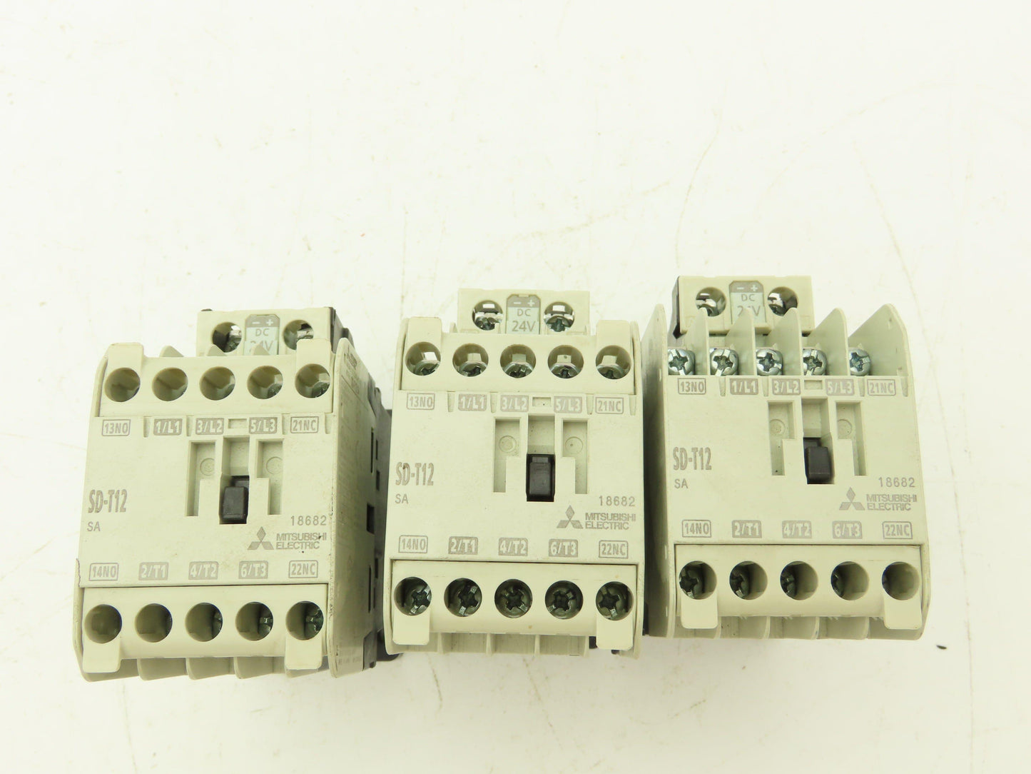 Mitsubishi SD-T12 SA Contactor 7.5HP 13A UT-SA21 Surge Suppressor 24V Lot of 3