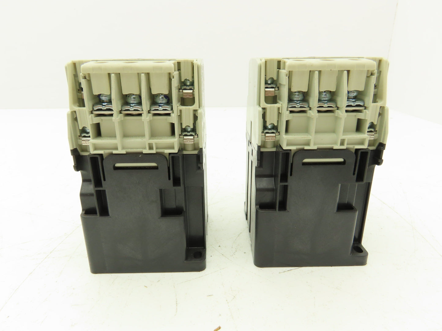 Mitsubishi SD-T21 SA Contactor 10HP 20A UT-SA21 Surge Suppressor 24V Lot of 2