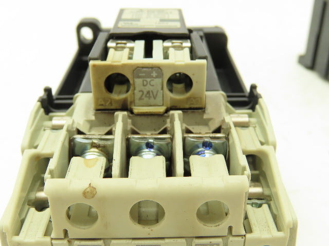 Mitsubishi SD-T21 SA Contactor 10HP 20A UT-SA21 Surge Suppressor 24V Lot of 2