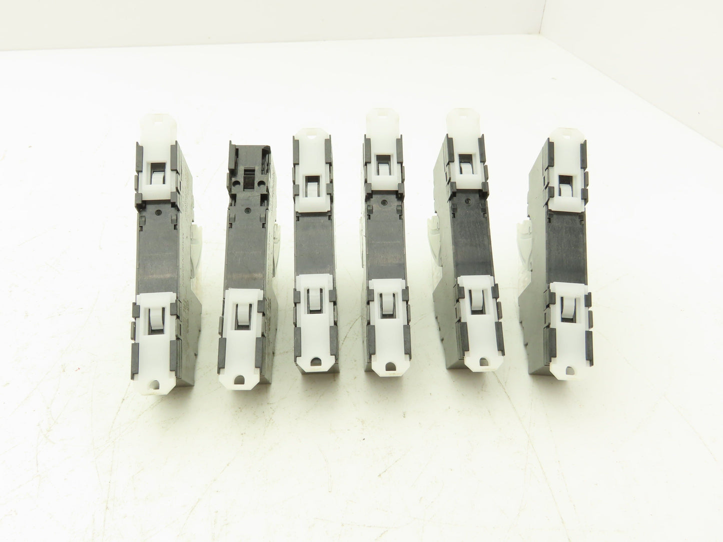 Omron G2R-2-SND P2RF-08-PU Relay 24VDC Coil 5A Base 250V 6A Lot of 6