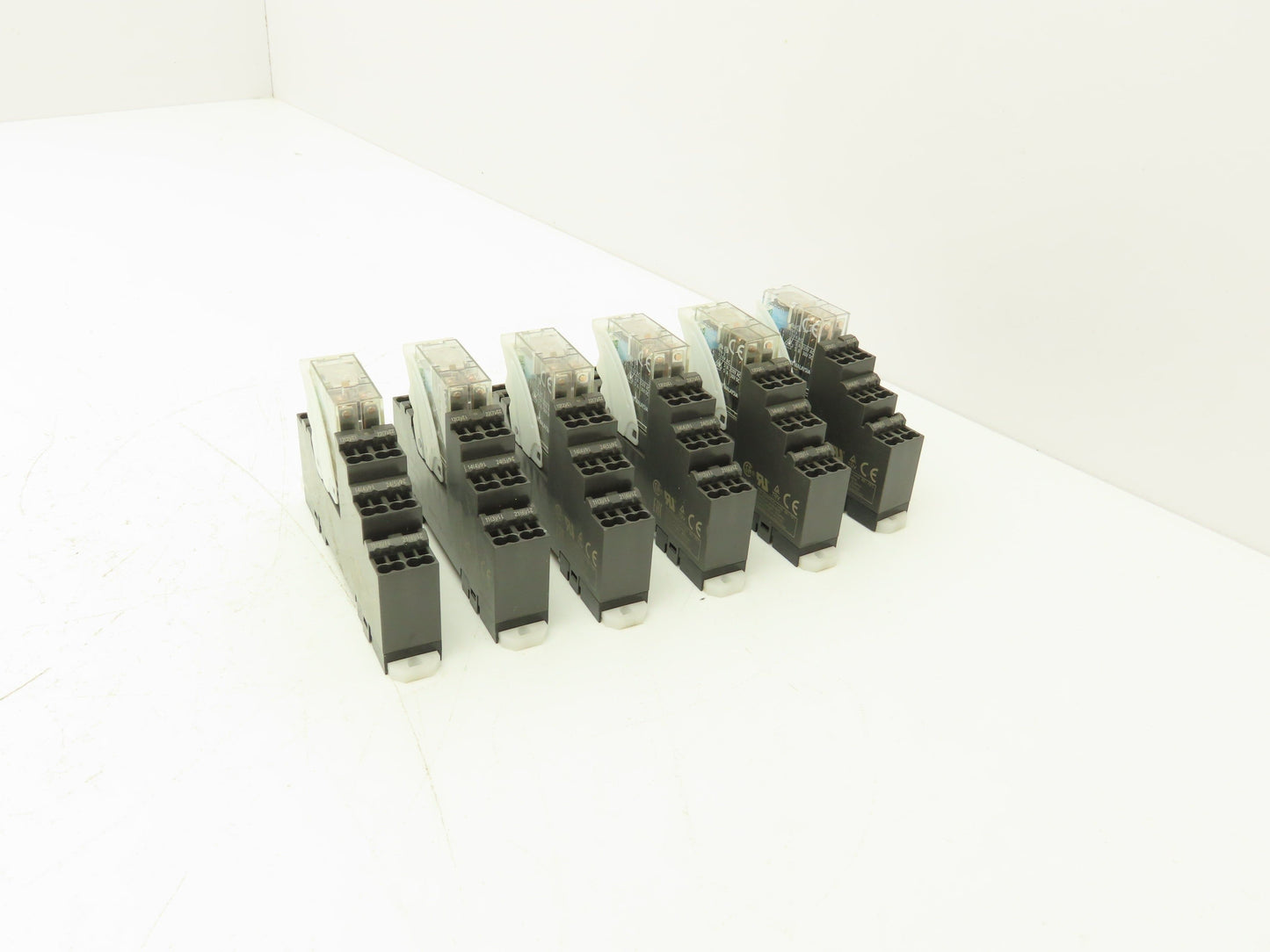 Omron G2R-2-SND P2RF-08-PU Relay 24VDC Coil 5A Base 250V 6A Lot of 6