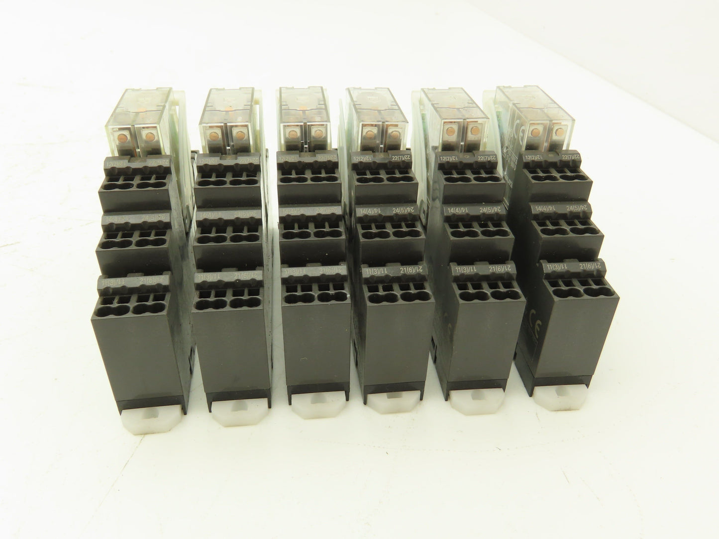 Omron G2R-2-SND P2RF-08-PU Relay 24VDC Coil 5A Base 250V 6A Lot of 6