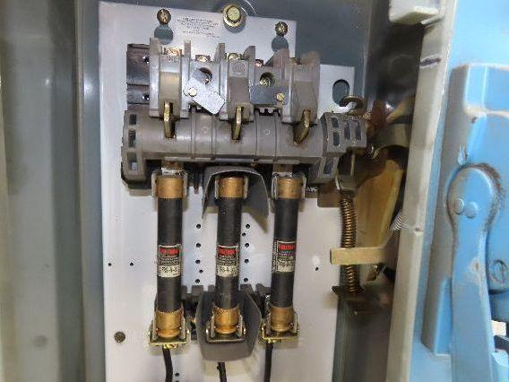 Allen Bradley Size 1 Fusible Combination Motor Starter 10Hp 600V 3PH