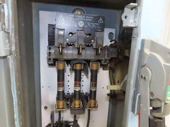 Allen Bradley Size 1 Fusible Combination Motor Starter 10Hp 600V 3PH