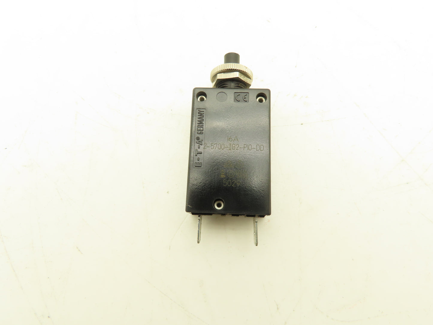 E-T-A 2-5700-IG2-P10-DD Circuit Breakers 250VAC 28VDC 0.7A-16A Mixed Lot of 23