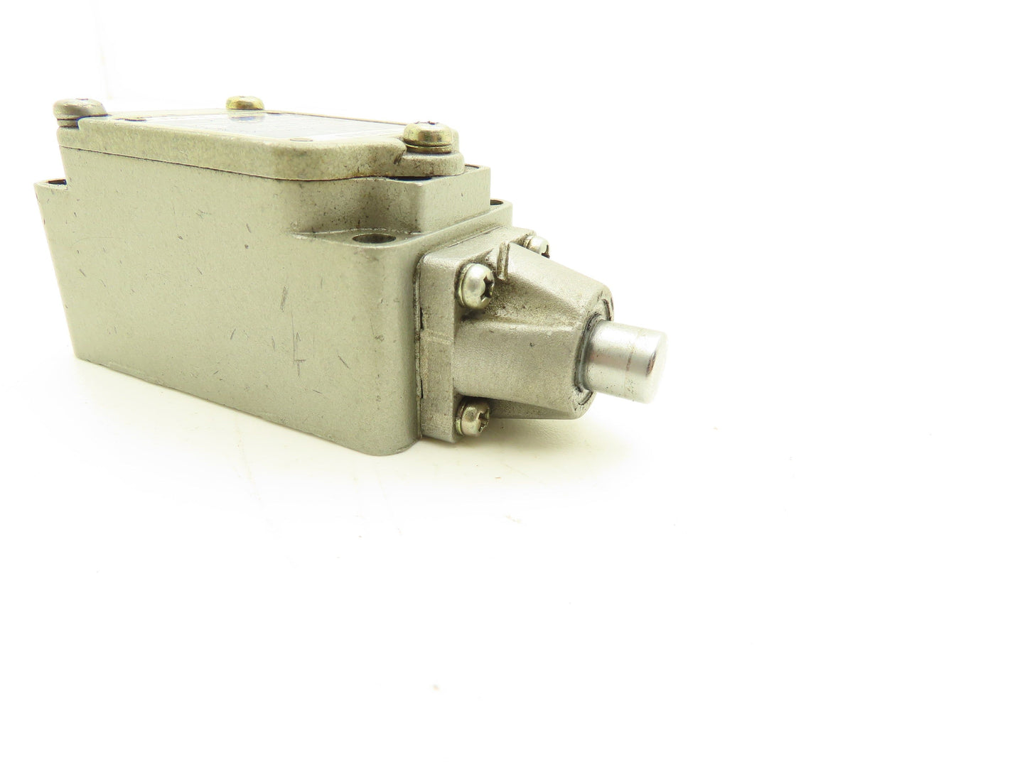 Yamatake Honeywell 2LS1-J Micro Limit Switch Plunger Type 10A 480V