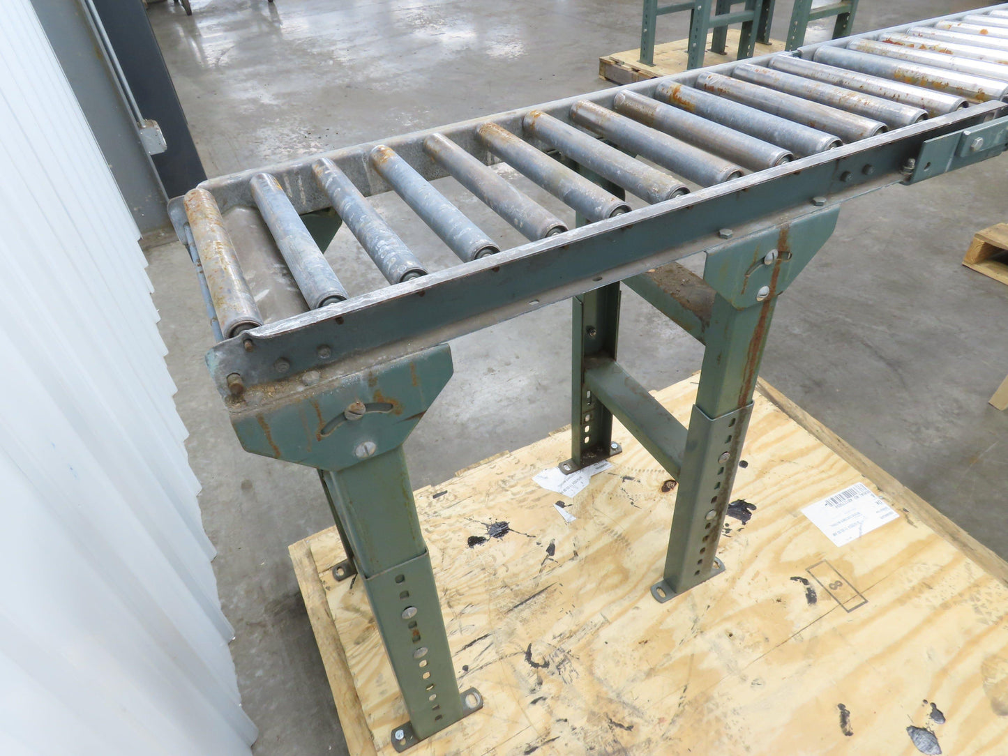 Hytrol 15"x 1-3/8" Gravity Roller Conveyor 53" Walk-Thru Gate Set 11' 5"L