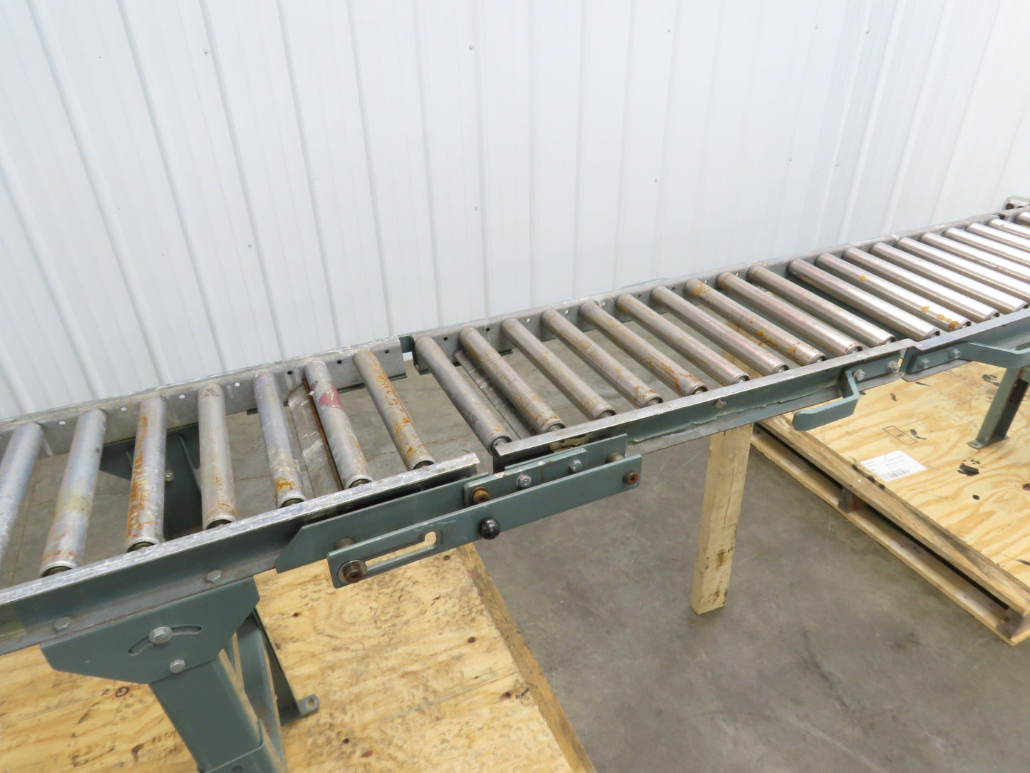 Hytrol 15"x 1-3/8" Gravity Roller Conveyor 53" Walk-Thru Gate Set 11' 5"L