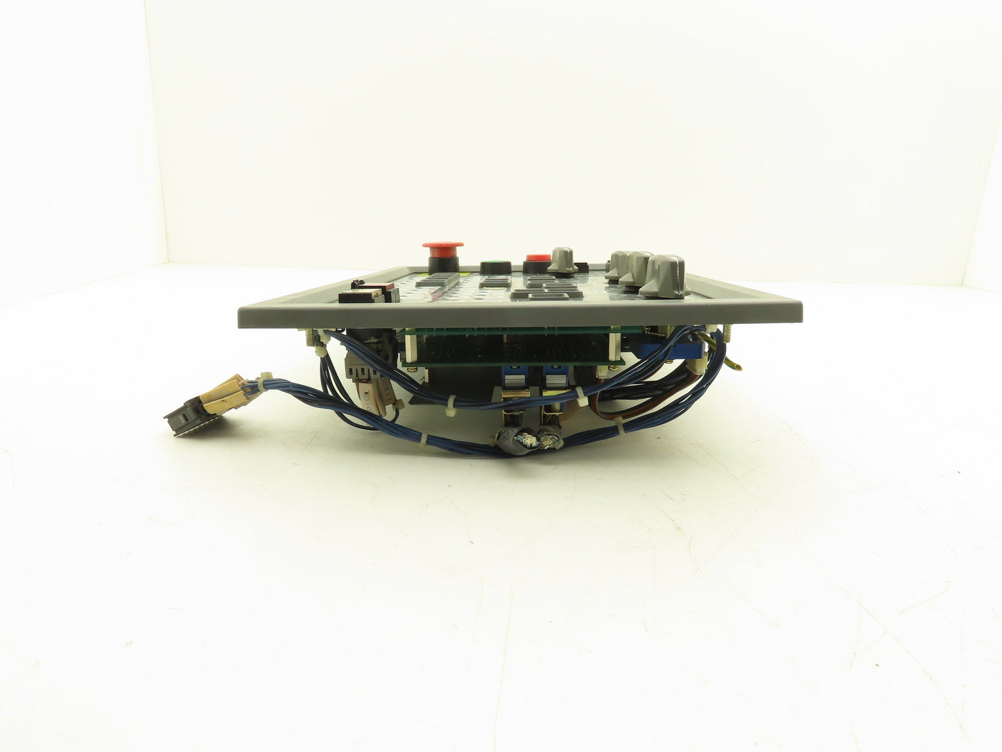 Okuma MPN7000M-S Operator Control Panel E0105-566-103-3