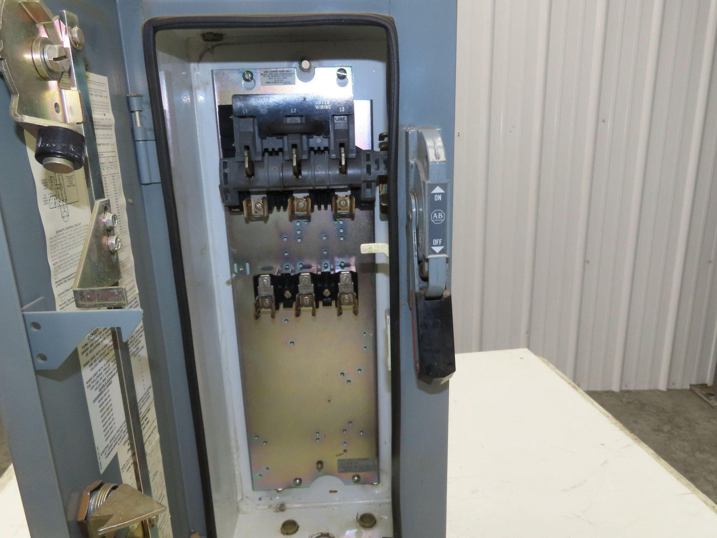 Allen Bradley 512 Combination Motor Starter 30A Disconnect 600V 3Ph Empty