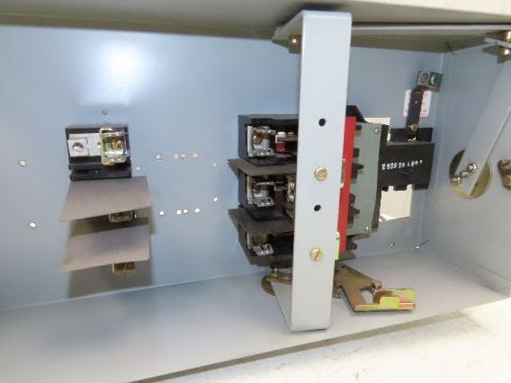 Cutler Hammer Fusible Busway Disconnect Switch Bus Plug 30A 600VAC 3PH 3W
