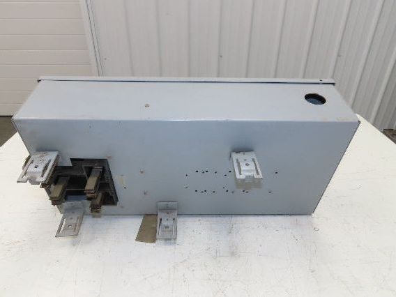 Cutler Hammer Fusible Busway Disconnect Switch Bus Plug 30A 600VAC 3PH 3W