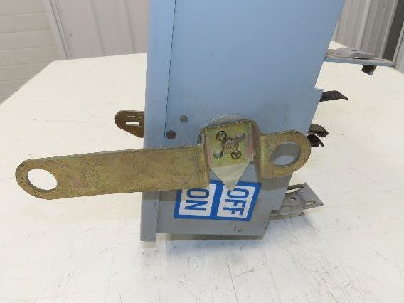 Cutler Hammer Fusible Busway Disconnect Switch Bus Plug 30A 600VAC 3PH 3W