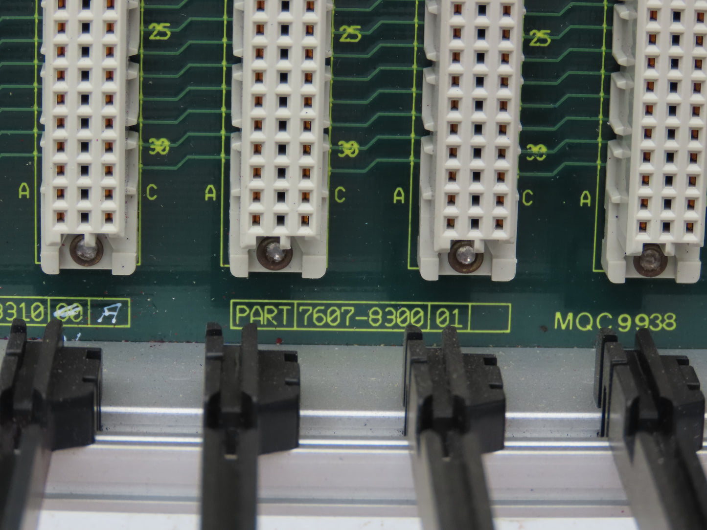 PressTech 7607-8310 | 7604-0260 Chassis 10 Way Backplane CPU Circuit Boards