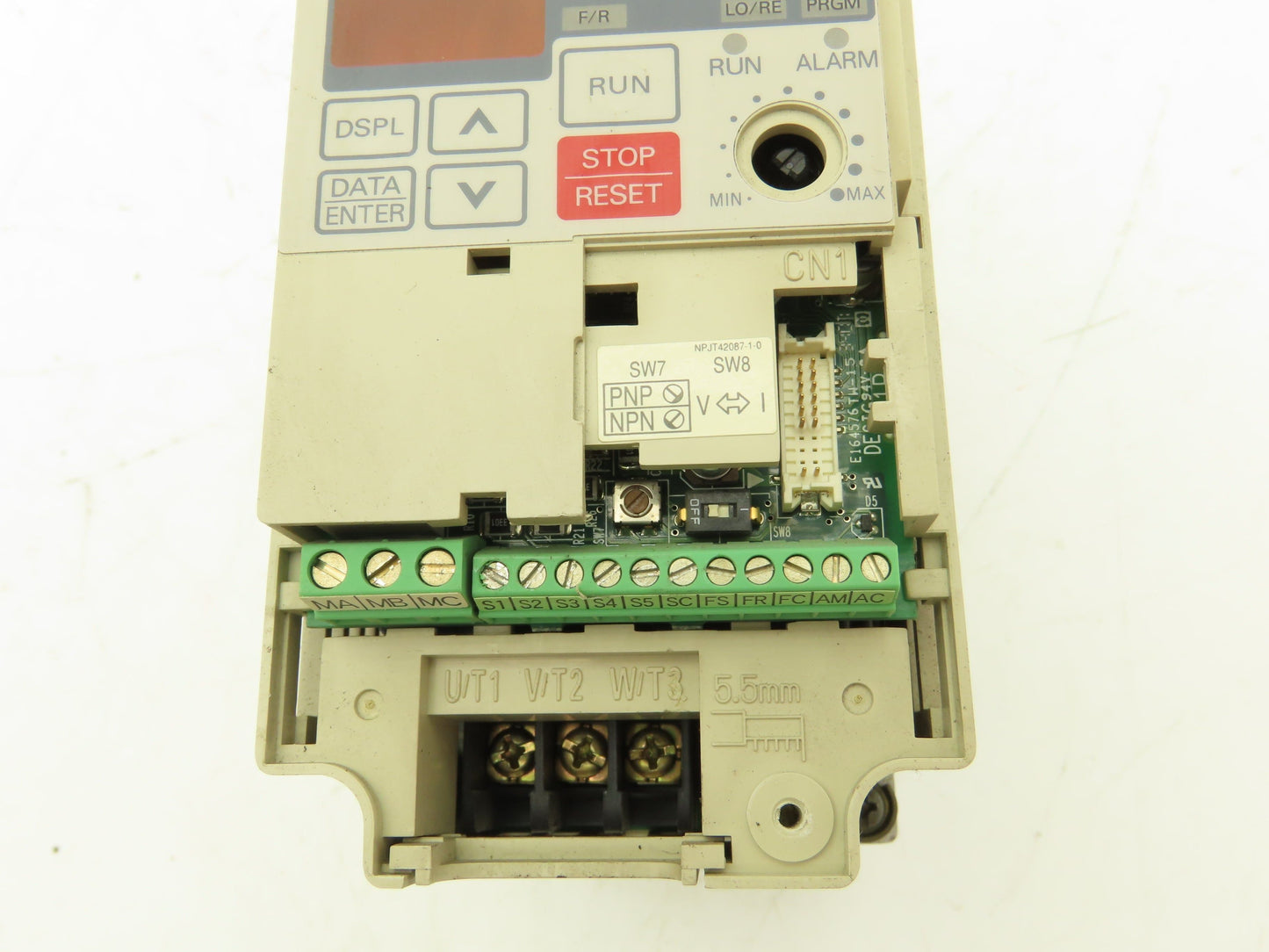 Yaskawa CIMR-J7AA20P7 Variable Frequency AC Drive 230VAC 3PH 400Hz 5A 1.9kVA