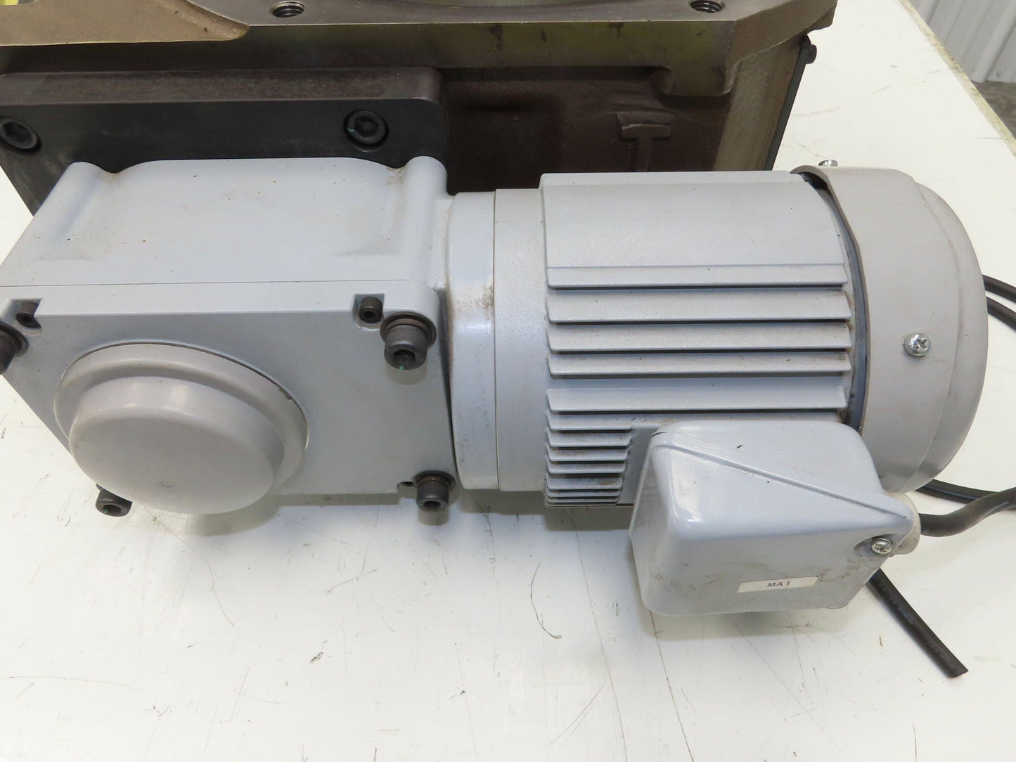 CKD RGIT140-008300S1F1 Rotary Indexer Table 8-Stop 300° 230V 3PH 40:1 Drive