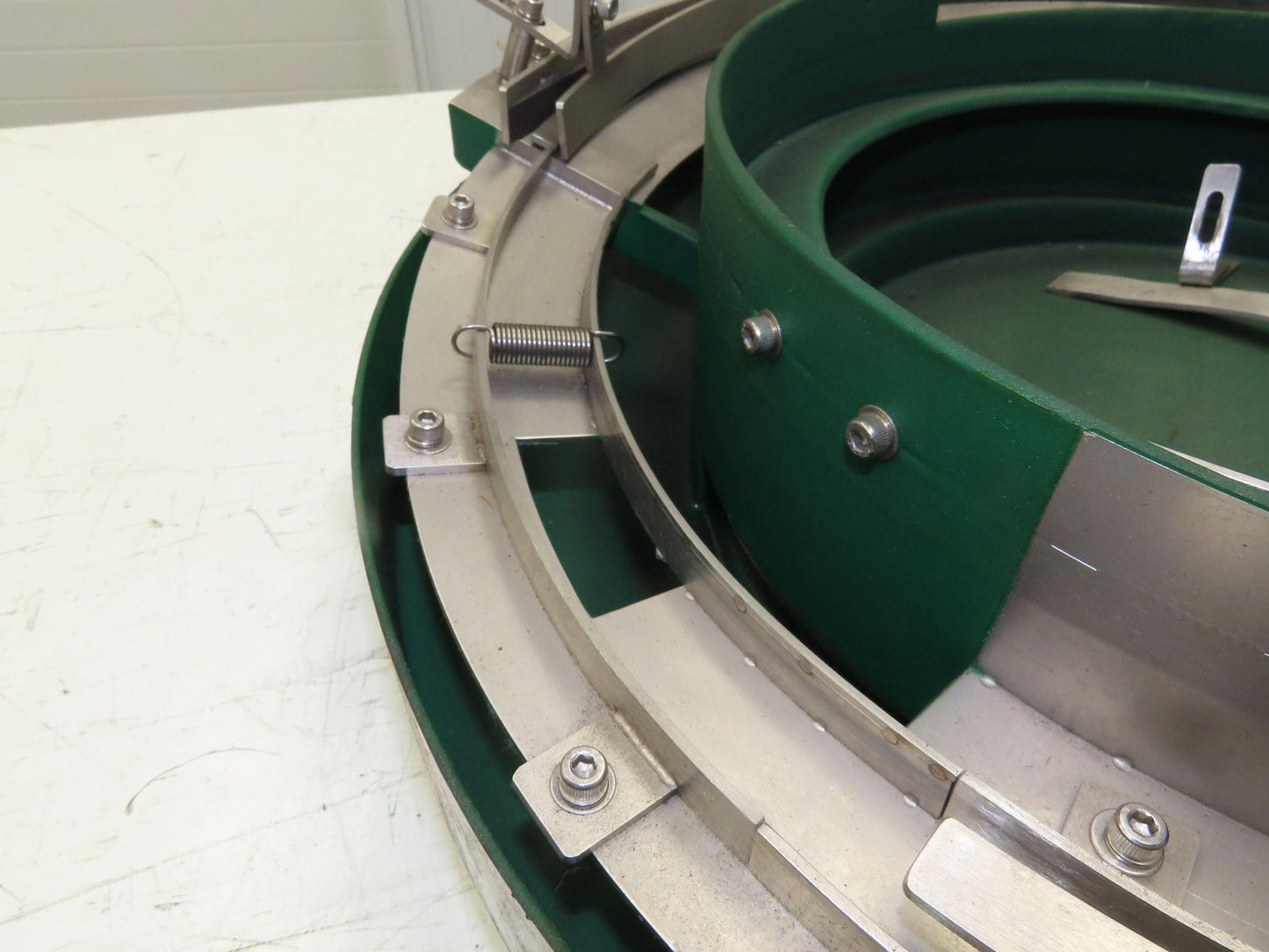 Piezo Vibratory Feeder Bowl For 390mm Base Small Parts Sorter Metal Spring