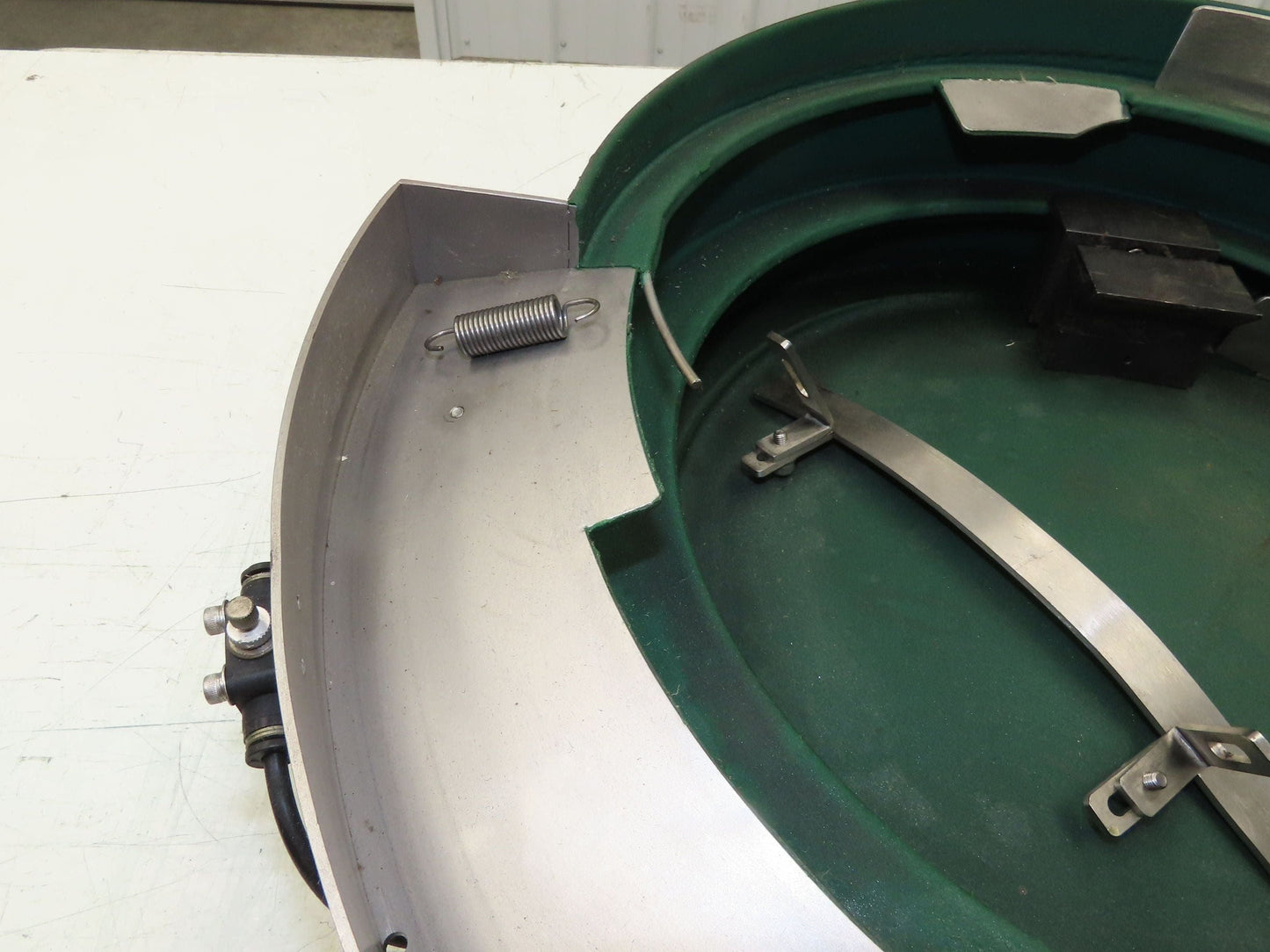 Piezo Vibratory Feeder Bowl For 390mm Base Small Parts Sorter Metal Spring