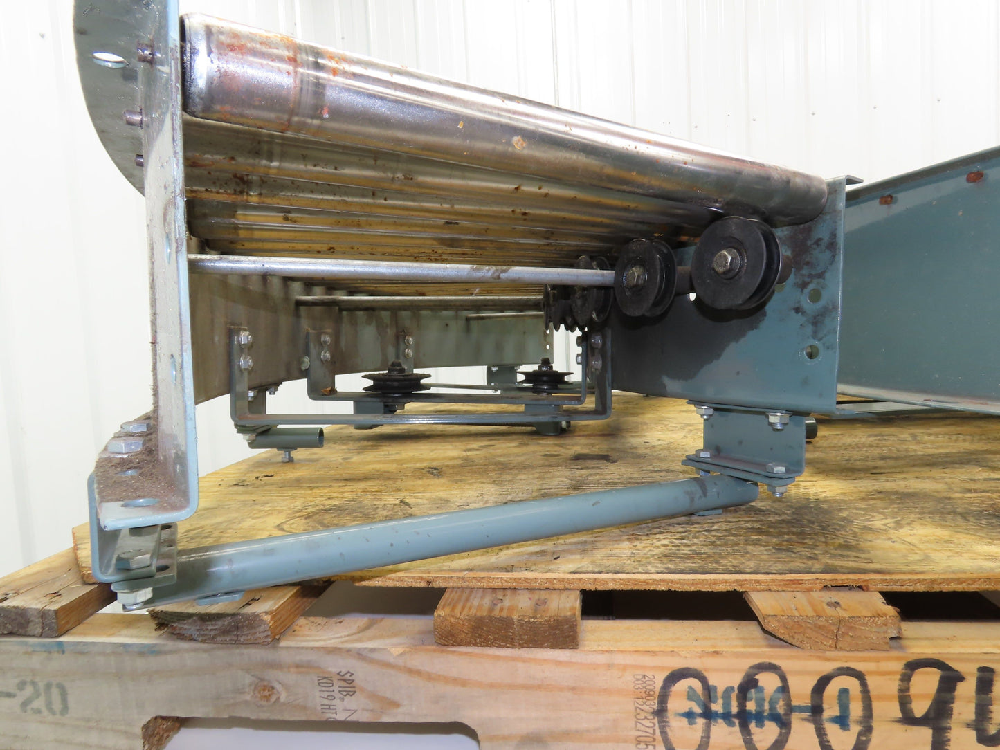 Hytrol 90° Curve Roller Conveyor 18"W 16"BF V-Belt Slave Drive 1-3/8" Roller