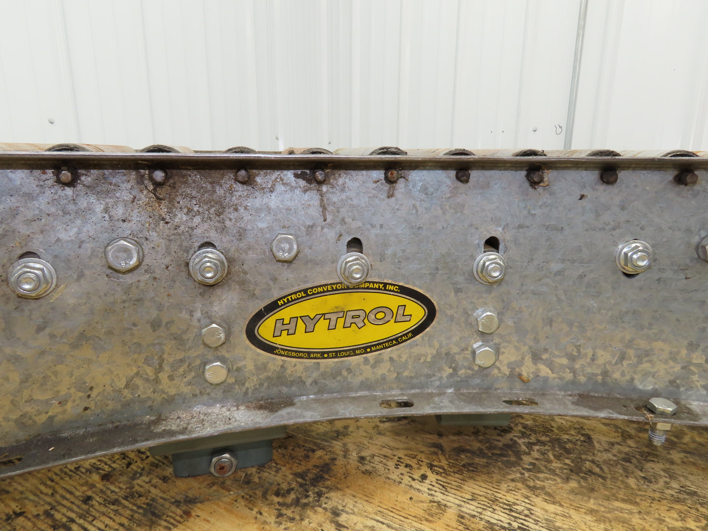 Hytrol 90° Curve Roller Conveyor 18"W 16"BF V-Belt Slave Drive 1-3/8" Roller