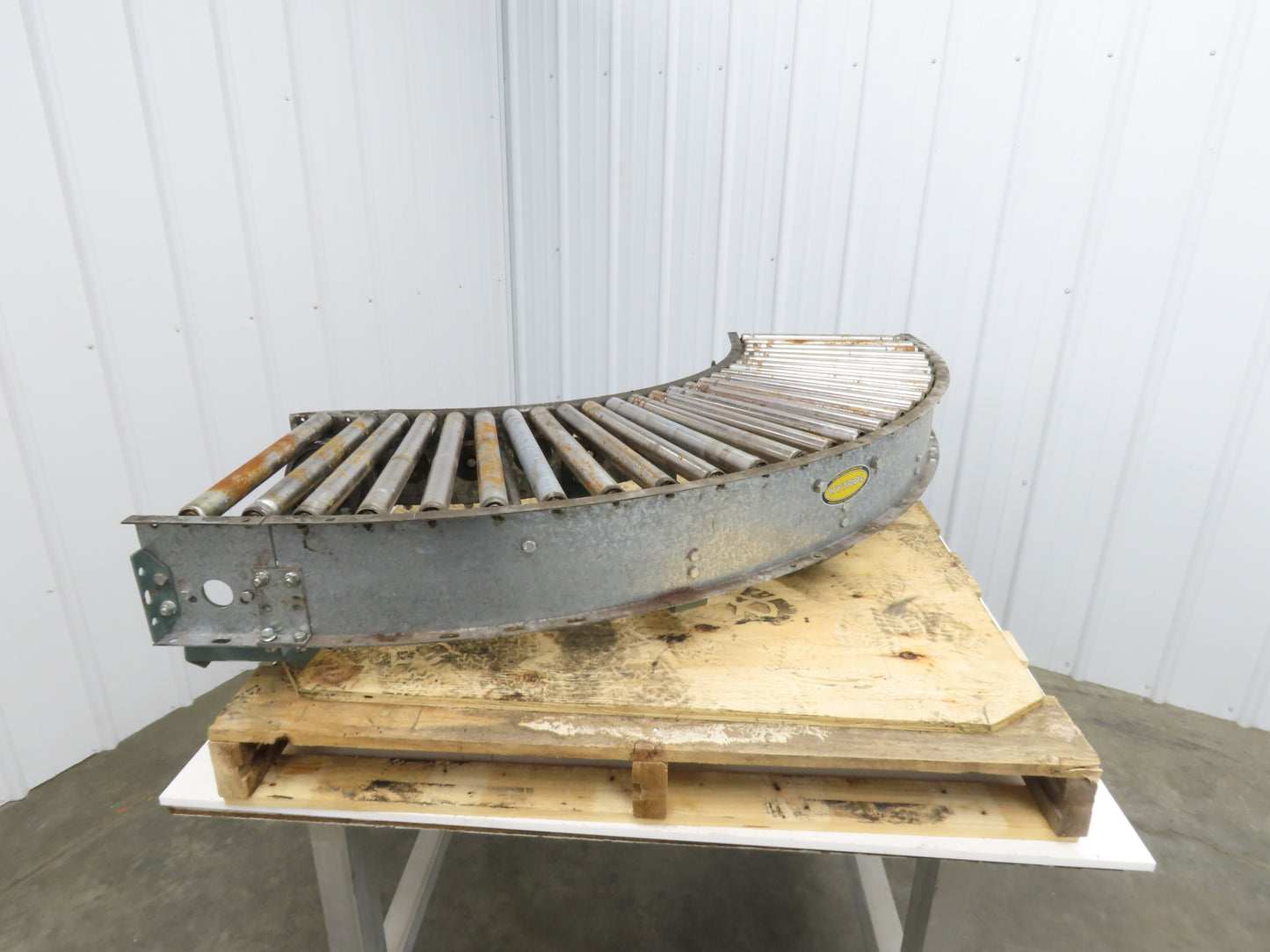 Hytrol 90° Curve Roller Conveyor 18"W 16"BF V-Belt Slave Drive 1-3/8" Roller