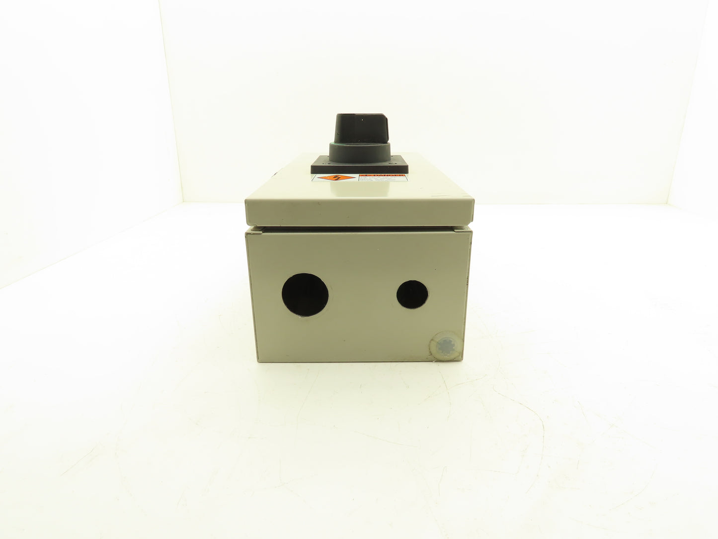 Fuji EW125JAGU-3P125 125A 480V 3-Pole Circuit Breaker Enclosure External Handle