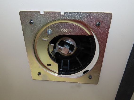 Fuji BW125JAGU-3P125 125A 480V 3-Pole Motor Starter Enclosure External Handle