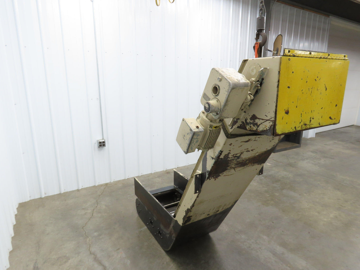 Mayfran CNC Chip Conveyor Drag Chain 20"x 30" Infeed 51" Discharge 460V 3PH