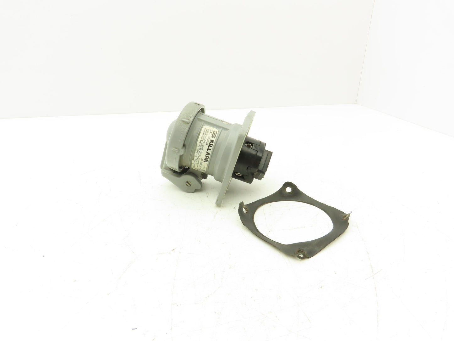 Killark Electric VR3034 Covered Plug 3-Wire 4-Pole 30A 600VAC 250VDC