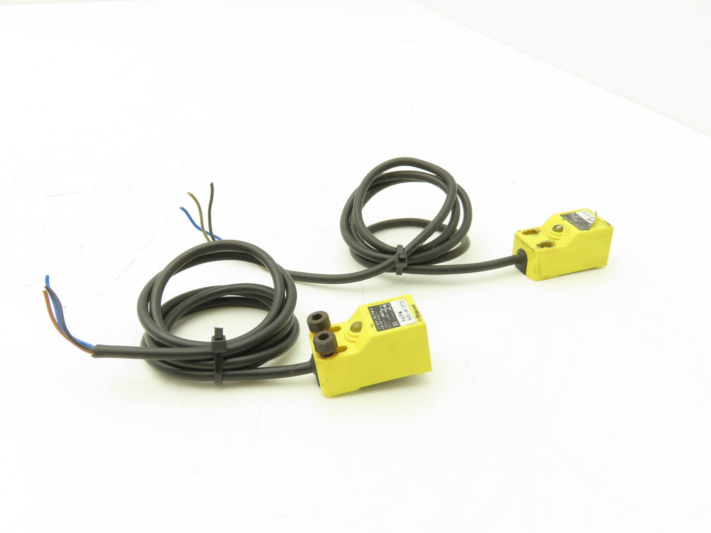 Yueqing Qianwei Electric LMF1-3005NA Proximity Switch Sensor 200mA NPN Lot of 2