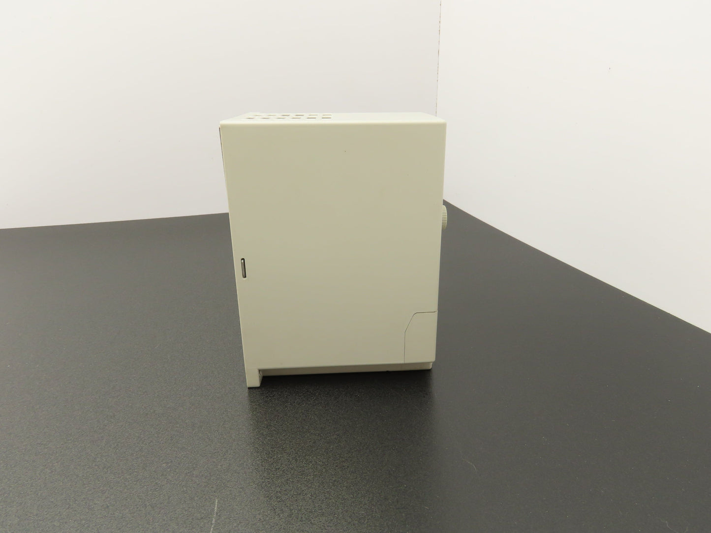 H100-2.2S2-1B Variable Frequency Drive 1PH 220V In 3PH 0-220V 0-1000Hz Out
